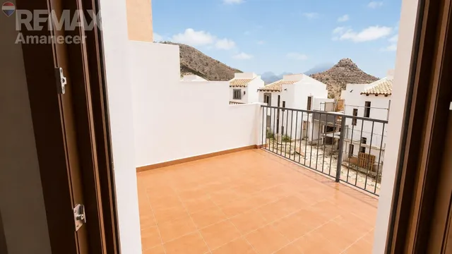 CHALET PAREADO A ESTRENAR — 12