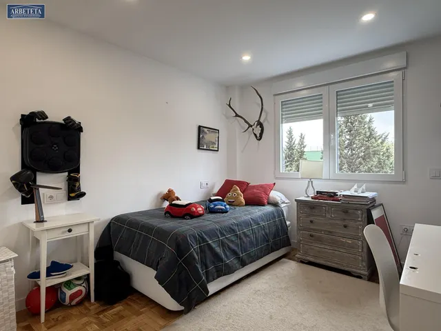 Inmobiliaria Arbeteta vende piso de cuatro dormitorios en zona Constitución — 43