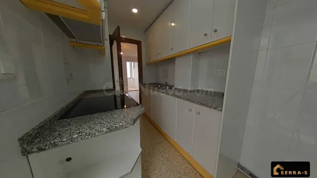 ¡IDEAL INVERSORES! Piso con alta rentabilidad garantizada en - foto 2