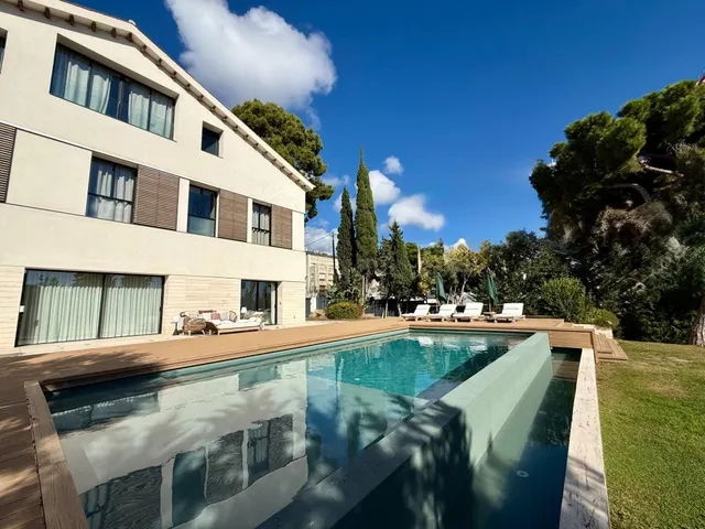 Exclusiva casa moderna de diseño de 627 m2 con piscina, jard - foto 4