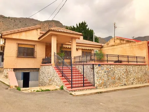 CASA DE PUEBLO EN LA APARECIDA