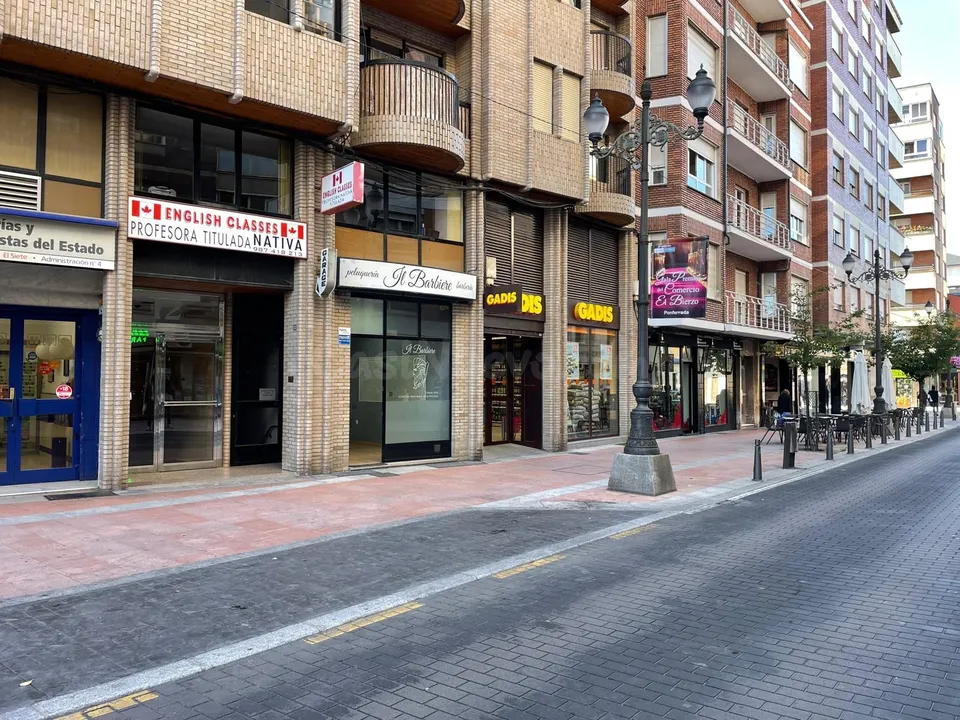 SE ALQUILA LOCAL EN CALLE ANCHA