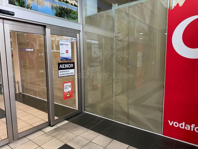 DOS LOCALES COMERCIALES JUNTOS CON ALMACEN Y ASEO PROPIO - foto 5