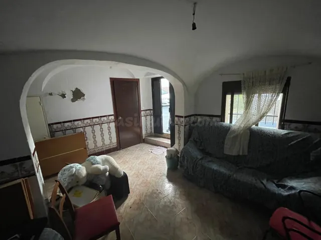 CASA CON MUCHAS POSIBILIDADES EN TORREQUEMADA - foto 3