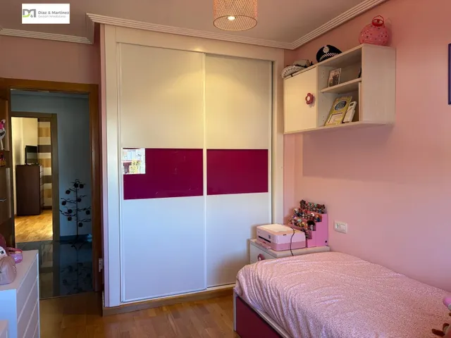 CHALET PAREADO  PRÓXIMO A ESPACIO LEÓN — 14
