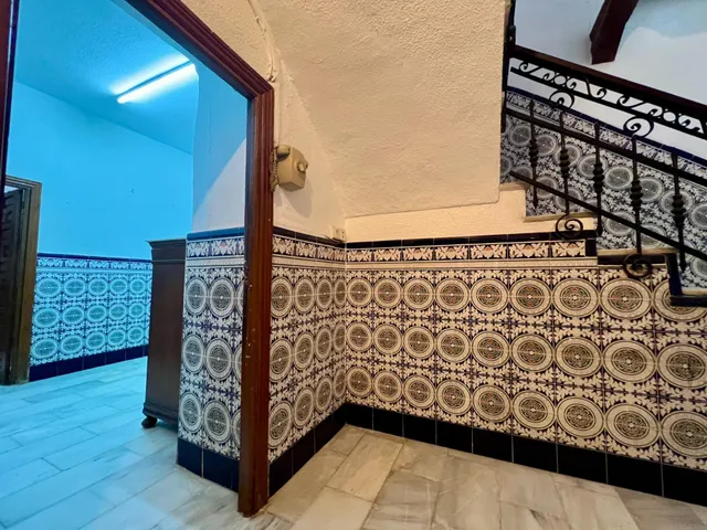 C. EXCLUSIVA CASA EN LA JUDERÍA A 5 MINUTOS DE LA MEZQUITA-CATEDRAL CON GARAJE Y ASCENSOR — 12