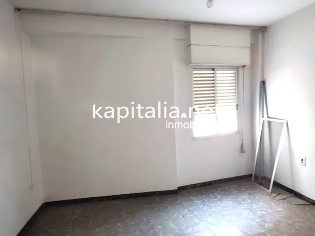EDIFICIO Y SOLAR A LA VENTA EN ONTINYENT UBICADO EN LA ZONA DEL LLOMBO. — 5