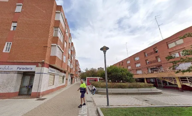 SE VENDE piso OKUPA en C MALDONADO 8 de Palencia - foto 2