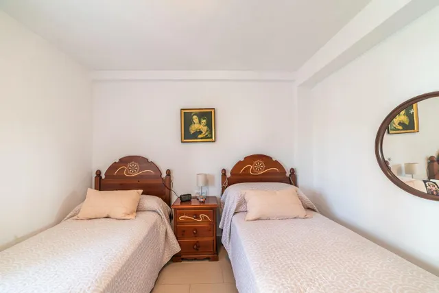 PISO JUNTO AL GRECO EN BUEN ESTADO — 9