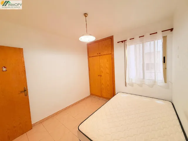 Se vende gran piso de 92m2 con 3 habitaciones dobles en zona rio cervol! 1ª planta edificio sin ascensor! — 14
