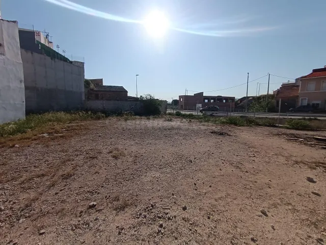 Solar en Esquina en Ribera de Molina – Ideal para Vivienda o