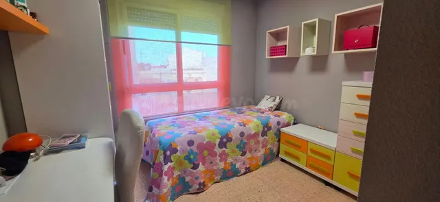 PISO A LA VENTA AMPLIO, LUMINOSO Y CON PLAZA DE GARAGE — 2