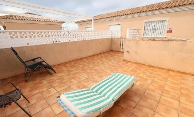 Bungalow de 2 dormitorios en La Zenia, Alicante (Costa Blanca) — 7