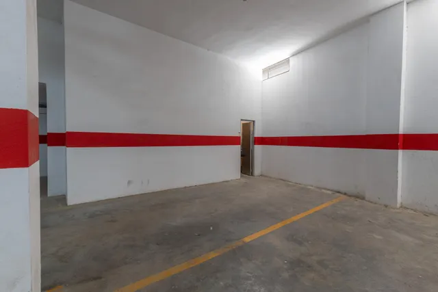 ¡¡¡amplio piso de 3 dormitorios, 2 baños, cochera y trastero, por solo 179.900 €!!! — 24