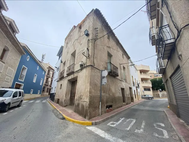 Increíble Adosado en Venta en el Centro Histórico de Abanill