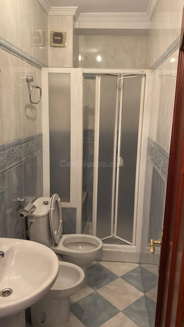 AMPLIO PISO DE 4 habitaciones EN CALLE DOCTOR PAREJA YÉBENES - foto 5