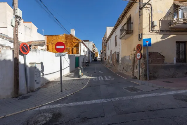 Parcela en Venta con Alto Potencial de Edificación en Peligros — 6