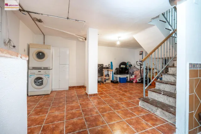 Encantadora Casa Reformada en Ogijares con Vistas y Espacios para Disfrutar — 41