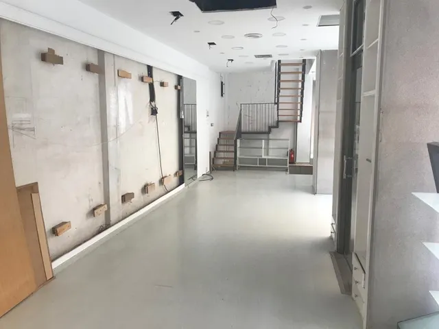 Impresionante local comercial esquinero en el centro de Castellón — 4