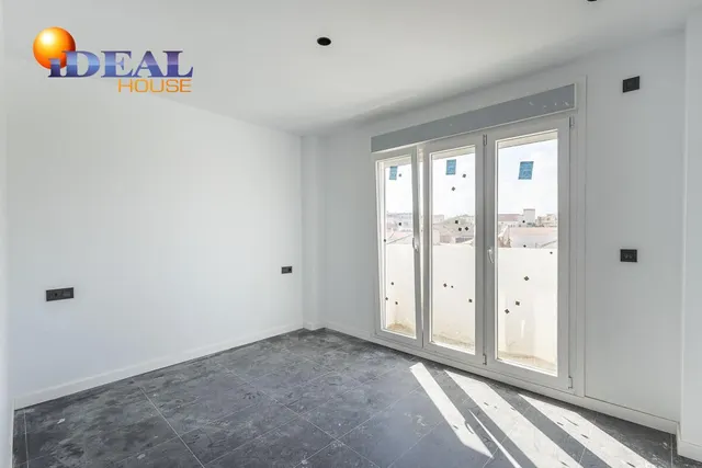 Edificio de nueva construcción en Churriana — 22