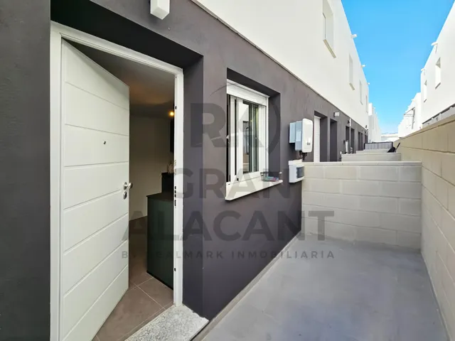 Dúplex en Gran Alacant: Comodidad y Estilo en Monte y Mar — 12