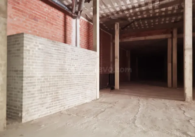 LOCAL COMERCIAL DE 1.584 m2 EN VILA-REAL - foto 4