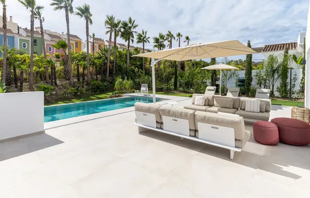 Chalet 4 habitaciones 350m² en venta - Costa Del Sol — 6