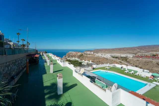 Apartamento renovado de 3 dormitorios con amplia terraza en Puerto Rico — 28