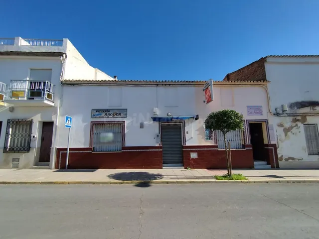Local comercial 430m² en venta - Beas