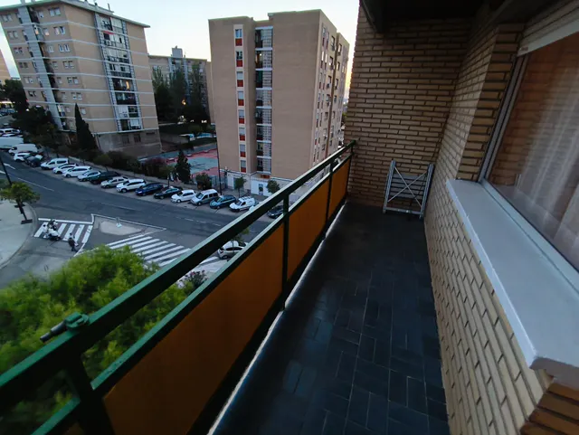 Piso de 89m2. Distribuido en tres dormitorios, salón, cocina y baño — 9