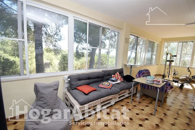 ¡chalet con piscina, zona de aparcamiento, placas solares y gran parcela! — 39