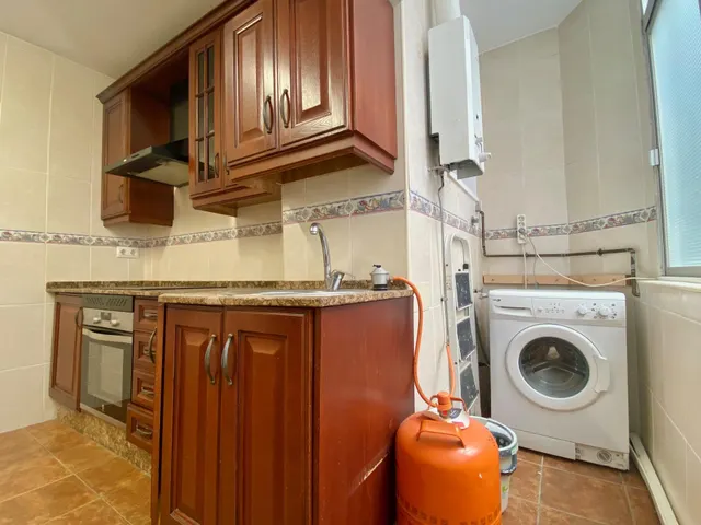 4 dormitorios y dos baños en zona centrica — 10