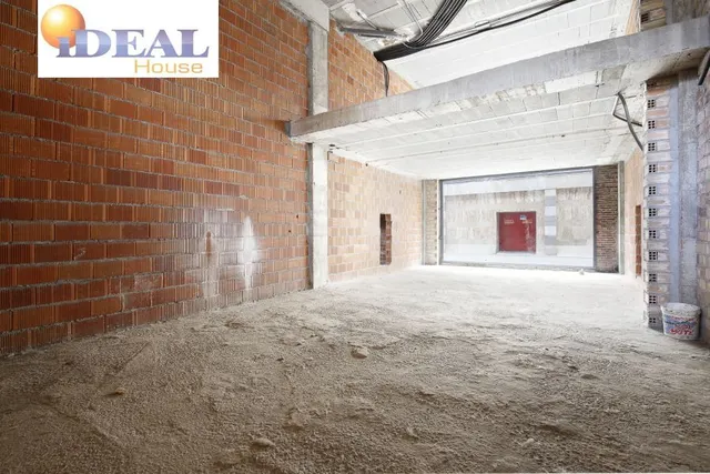 Oportunidad de inversión en local comercial al lado de Constitución. — 19