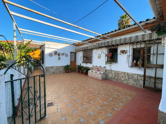 Chalet 4 habitaciones 160m² en venta - AVD. DE EUROPA — 9