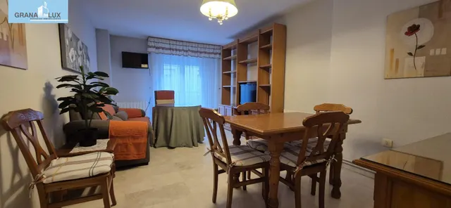 ¡Tu nuevo hogar te espera! Amplio piso en alquiler preferibl