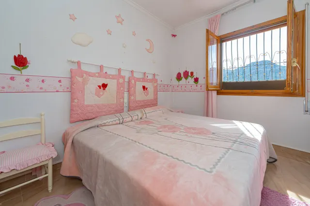 Villa mediterránea con vistas al valle a la venta en el centro de Alcalalí — 35