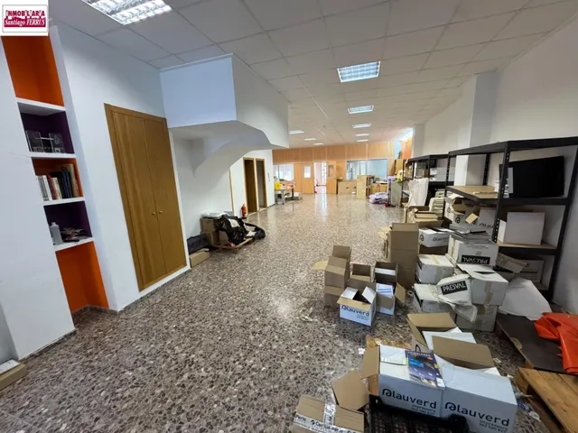 VENTA  DE LOCAL COMERCIAL EN BENIFAIO (VALENCIA) — 11