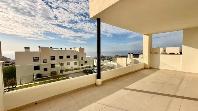 ¡ESPECTACULAR PISO CON TERRAZA Y VISTAS AL MAR EN SANTANGELO SUR! — 4