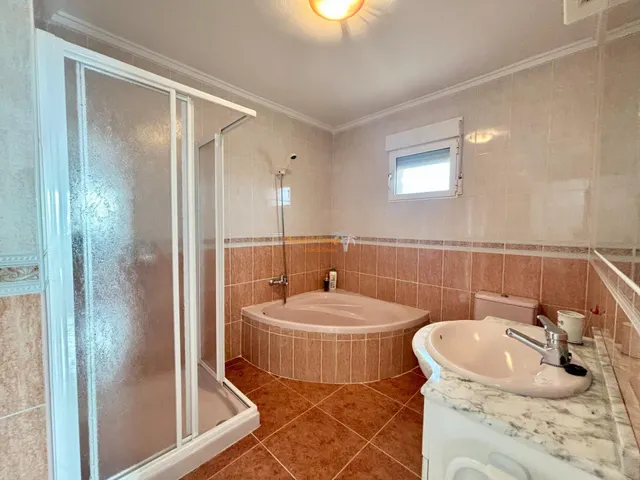 Chalet con piscina en Quesada, Rojales! — 19