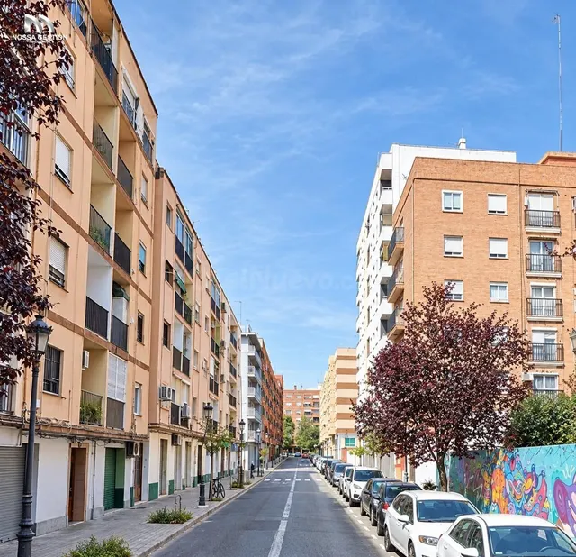 PISO OCUPADO - CONTRATO VENCIDO-  EN TORREFIEL - IDEAL PARA INVERSIÓN — 4