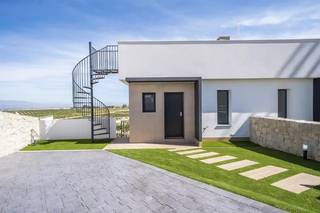 PAREADOS DE OBRA NUEVA EN LA FINCA GOLF — 6