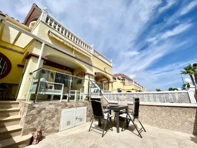 Casa 3 habitaciones 64m² en venta - Cabo Roig - foto 2