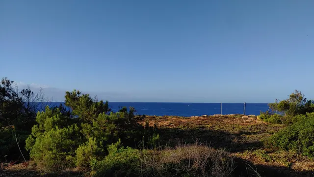 Solar en primera línea de mar con vistas espectaculares — 6
