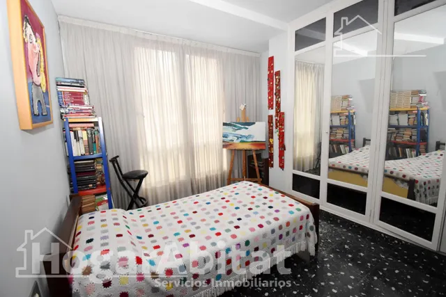 CASA SEMIREFORMADA CON GARAJE Y DOS TERRAZAS, EN EL CENTRO — 39