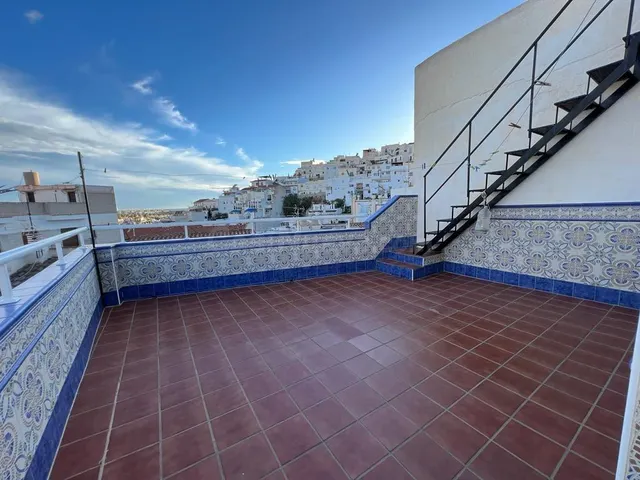 ¡Casa Única con Encanto en el Corazón de Salobreña! ✨ - foto 5