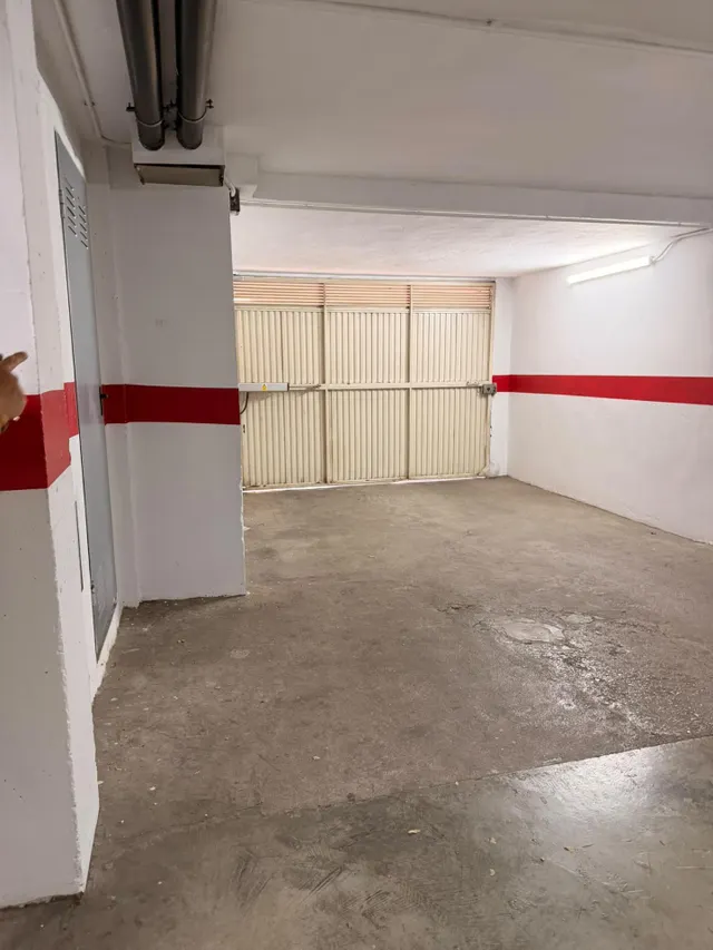 Piso en alquiler con 3 dormitorios, garaje y ascensor — 28