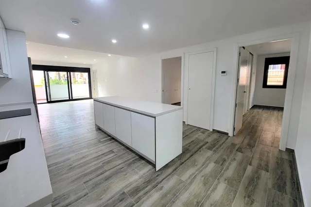 Apartamento moderno (desde 2024 - 148 m2 - 1.ª planta) en Alegria XVIII con piscina interior, sauna y gimnasio, en pleno centro de la ciudad, ¡a tan solo 300 m de Piscinas Naturales/Playa del Cura! — 8