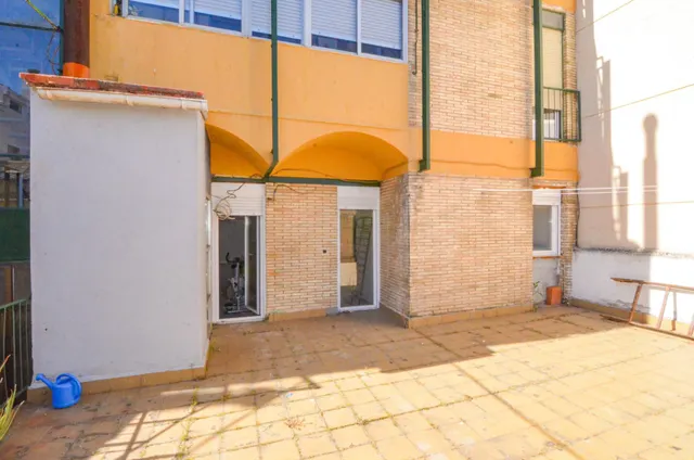 Urbis te ofrece un piso y estudio en venta en zona Salas Bajas, Salamanca. — 12