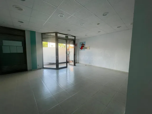 LOCAL COMERCIAL EN ALQUILER EN EXCELENTE ZONA DE LLÍRIA – ID - foto 3
