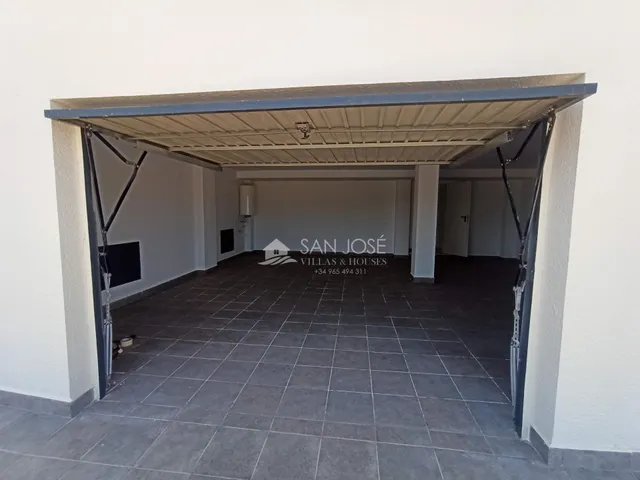 Se vende Villa con piscina en Cañada de la Leña — 6